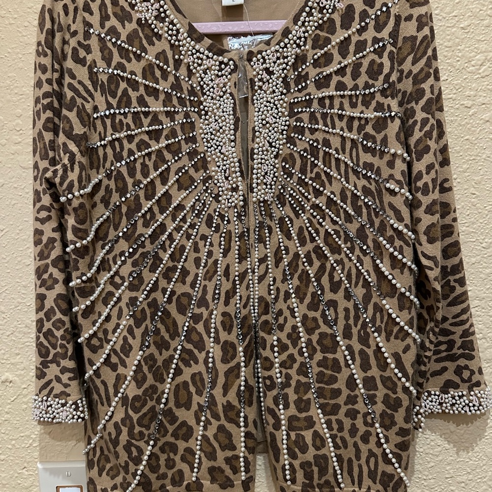 Nieman Marcus Vintage Pearl & Rhinestone Leopard Print Cardigan - Picture 15 of 15